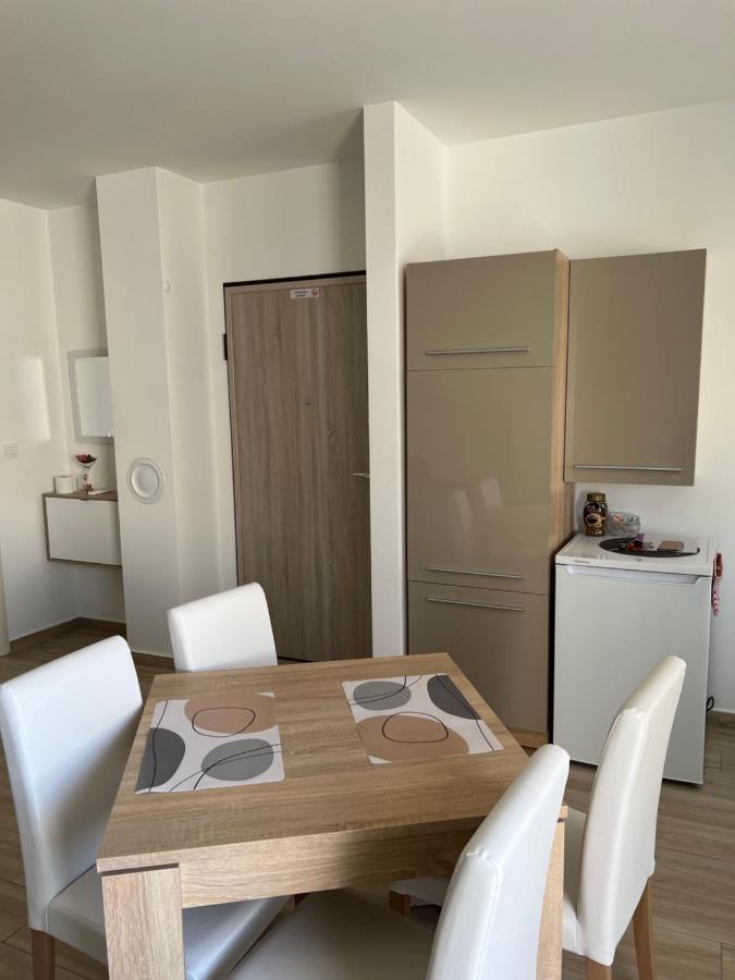 Apartment Sunrise With Private Parking Pula Exterior photo