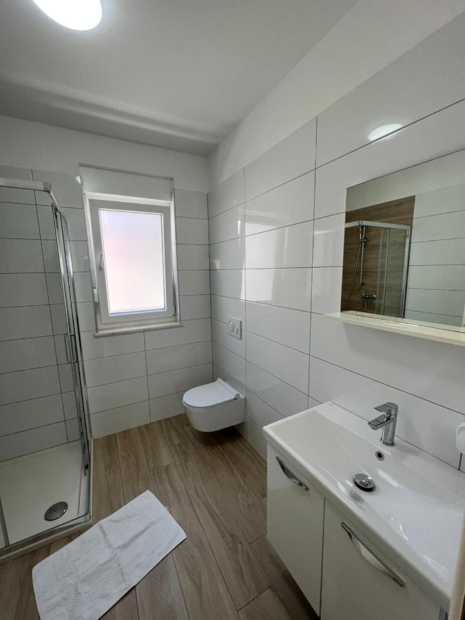 Apartment Sunrise With Private Parking Pula Exterior photo