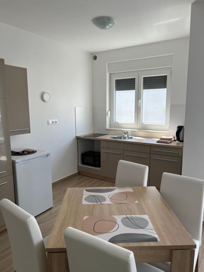 Apartment Sunrise With Private Parking Pula Exterior photo